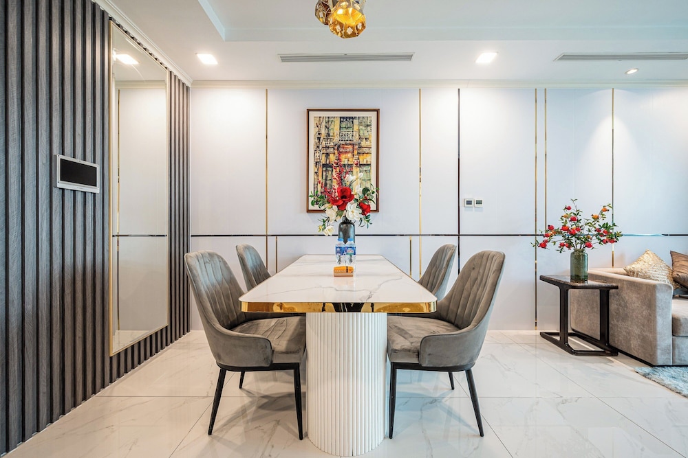 Somi Luxstay Landmark 81
