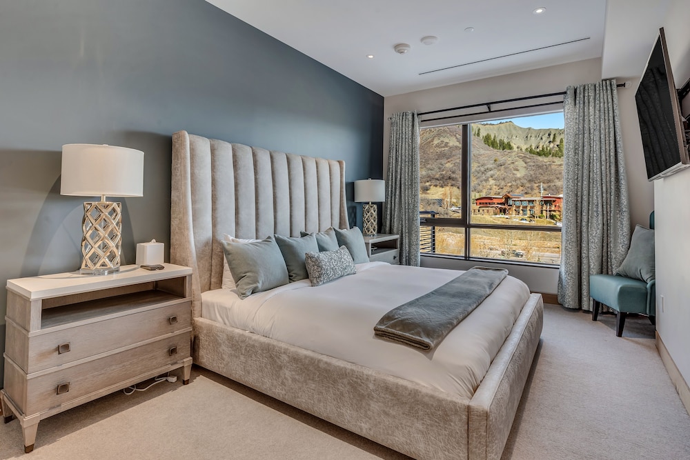 One Snowmass - Snowmass Mountain Lodging view 4