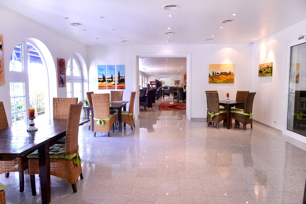 Alpha Hotel Garni - Property Image 31