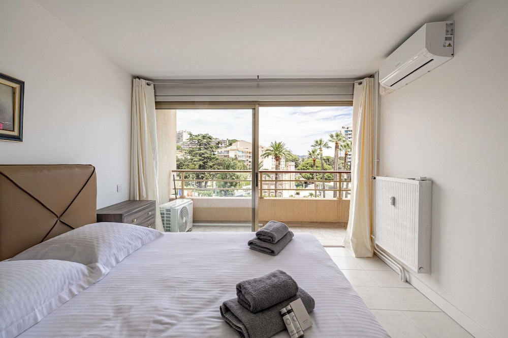 Very Nice Renovated Apartment - Cannes La Bocca - 3br/6p view 3