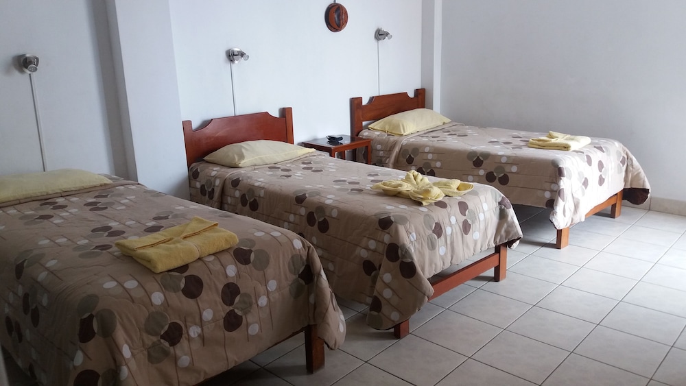 Hostal Camping Naylamp - Hostel