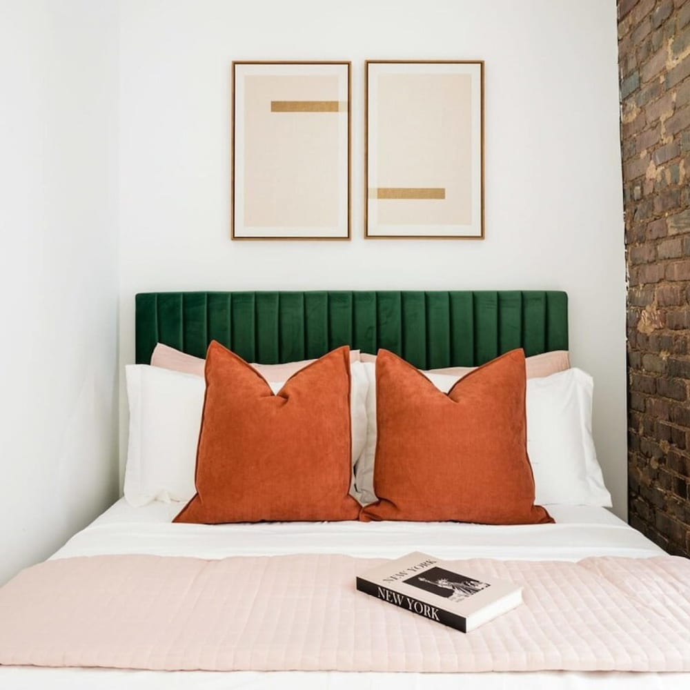 153-5a Charming 2BR LES W D