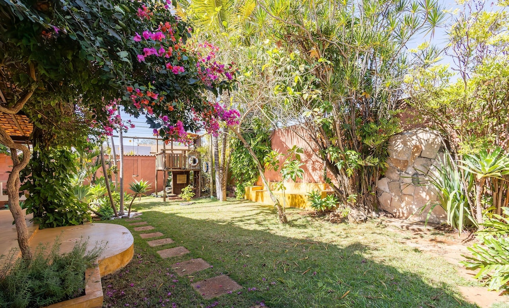 Charming House w/ BBQ in Vila Planalto Act029