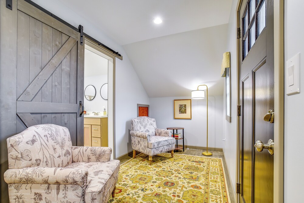 Seneca Lake Wine Trail Studio w/ Water View!