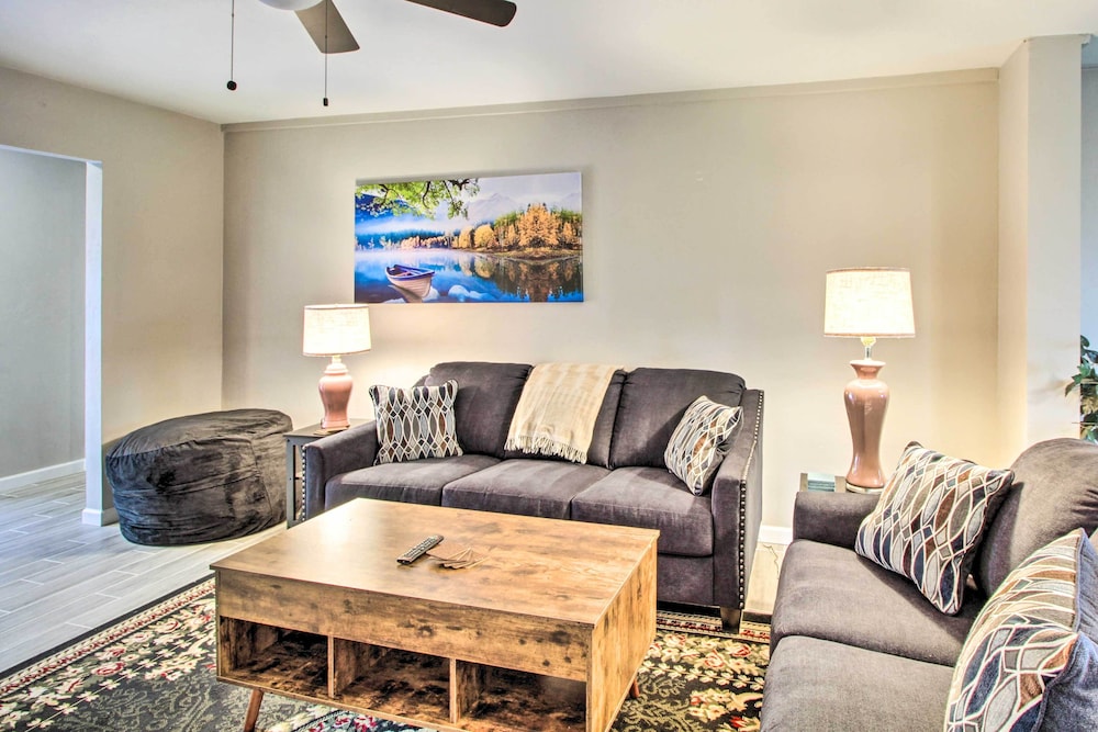 Charming Home ~ 7 Mi to Downtown Tucson!