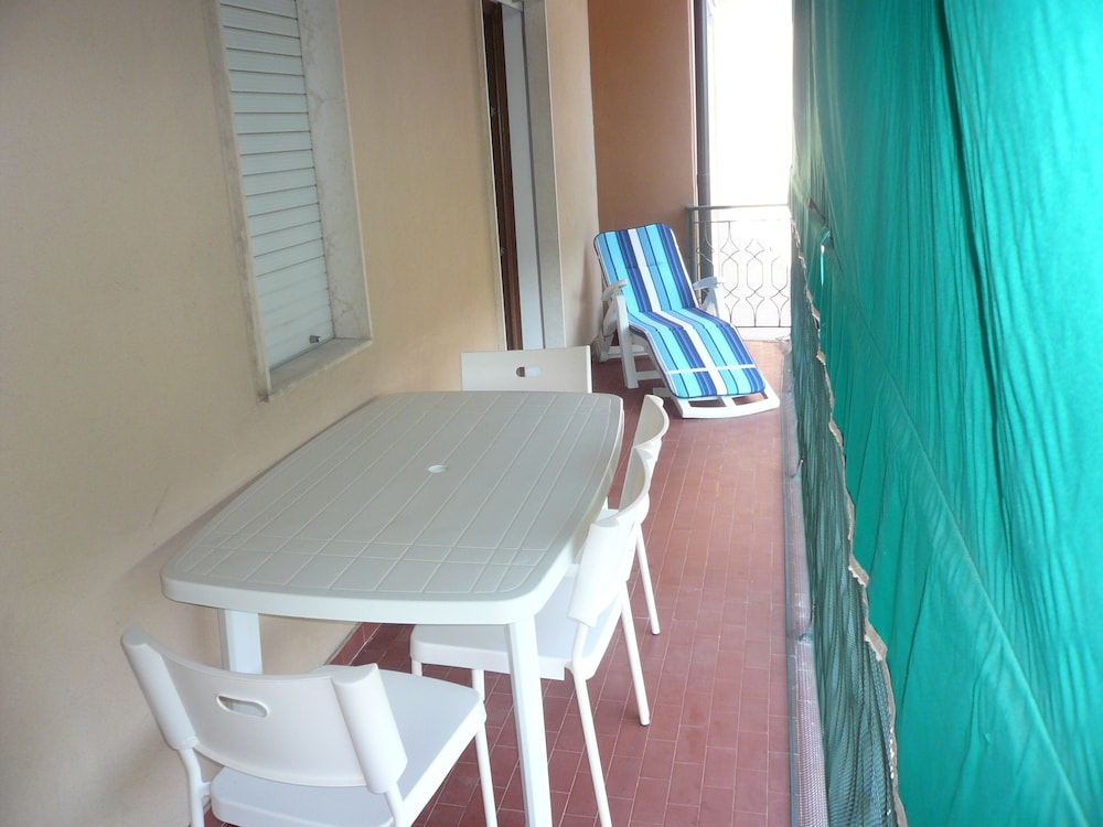 Lovely Renovated Flat With Terrace - Beahost view 5