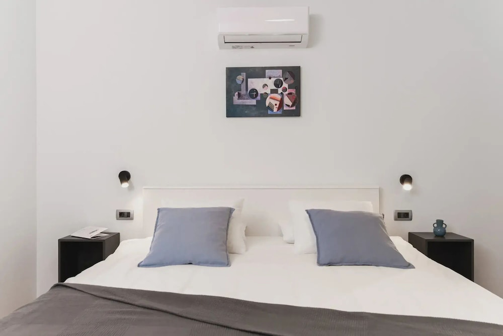 Photinia in Labin With 3 Bedrooms and 1 Bathrooms