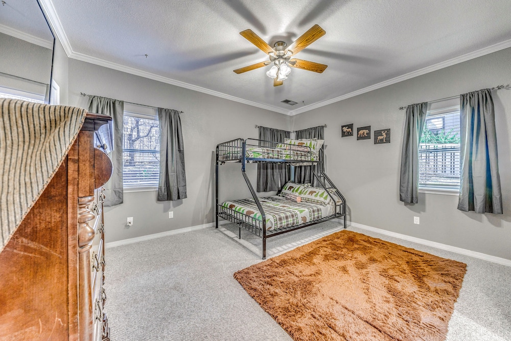 Charming Home w/ Patios, Near Ruidoso Downs Casino view 5