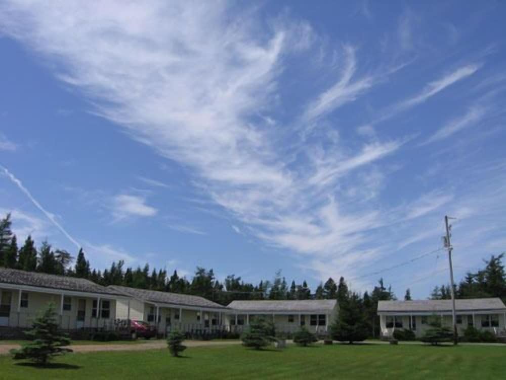 Joyce's Motel & Cottages