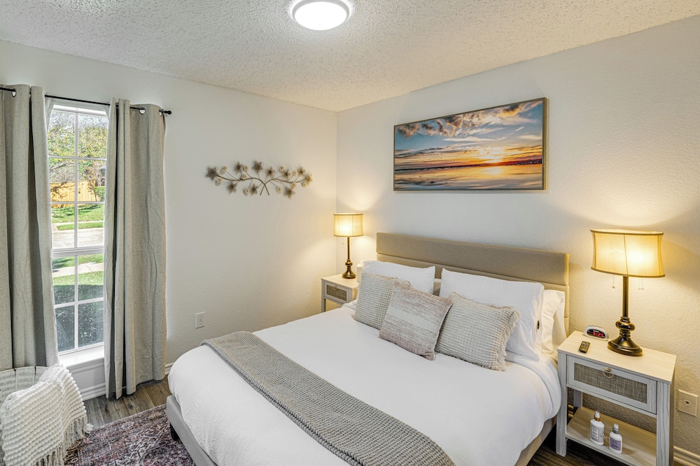 1/2 Mi to Frisco Commons! Family Getaway w/ Patio
