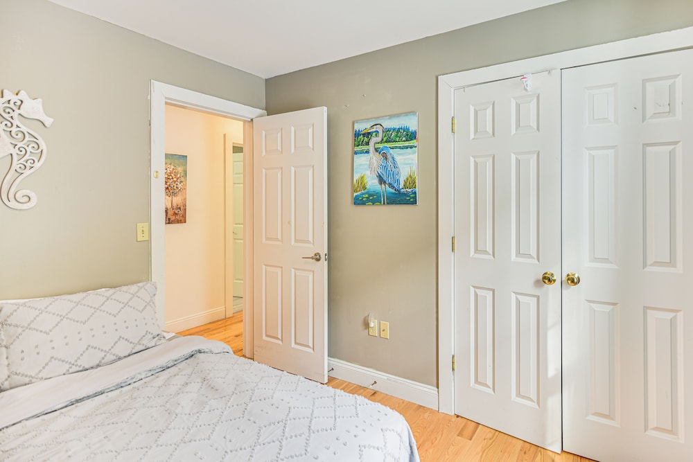 1 Mi to Downtown & Palladium: Worcester Getaway!