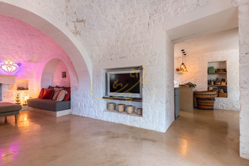 TD Trulli Vittoriani Charme and Pure Nature w Pool
