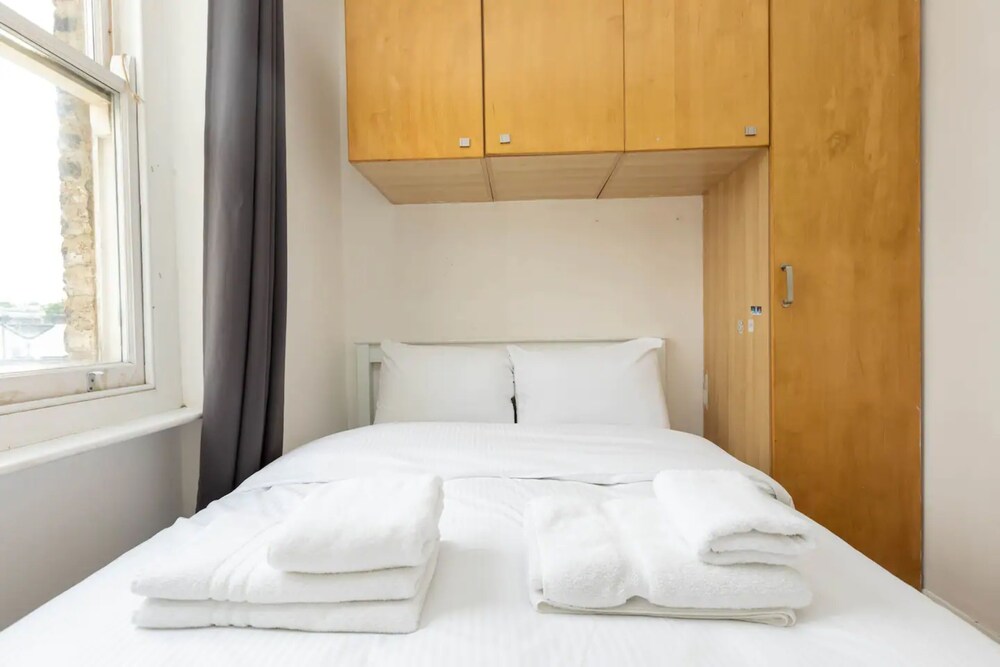 Centrally Located 1 Bedroom Apartment Near Paddington