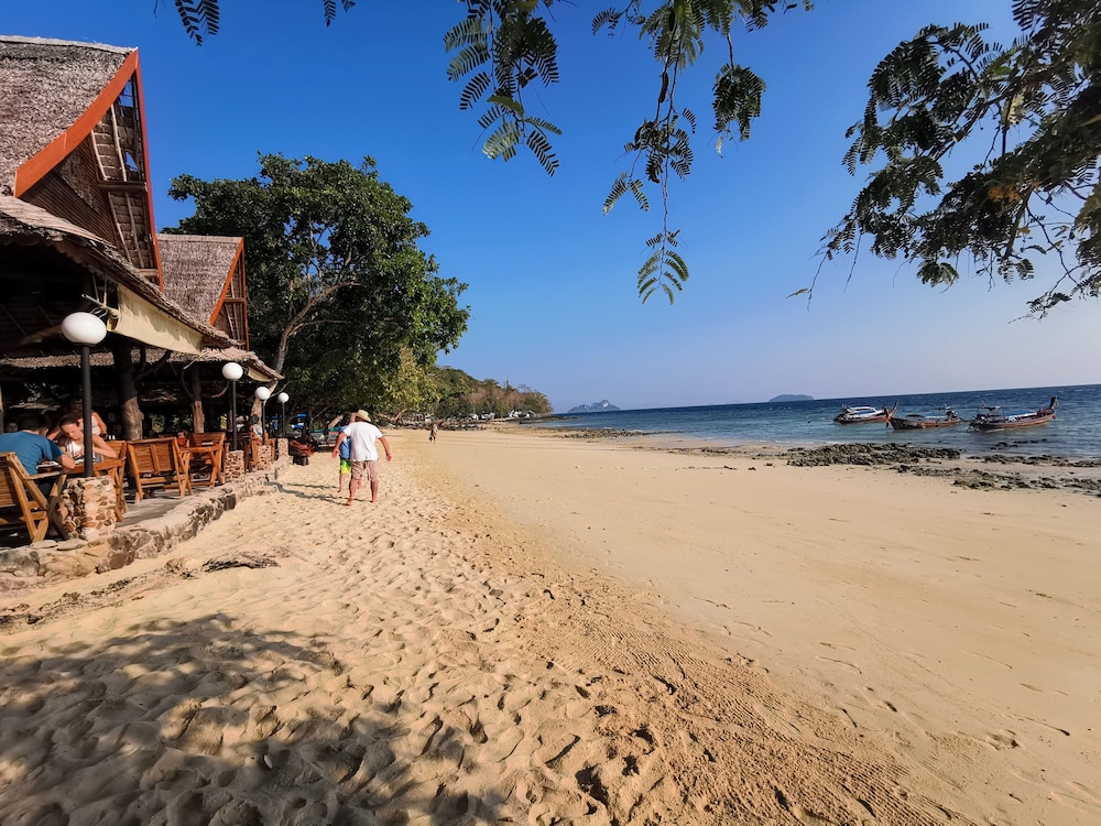 Phi Phi Relax Beach Resort