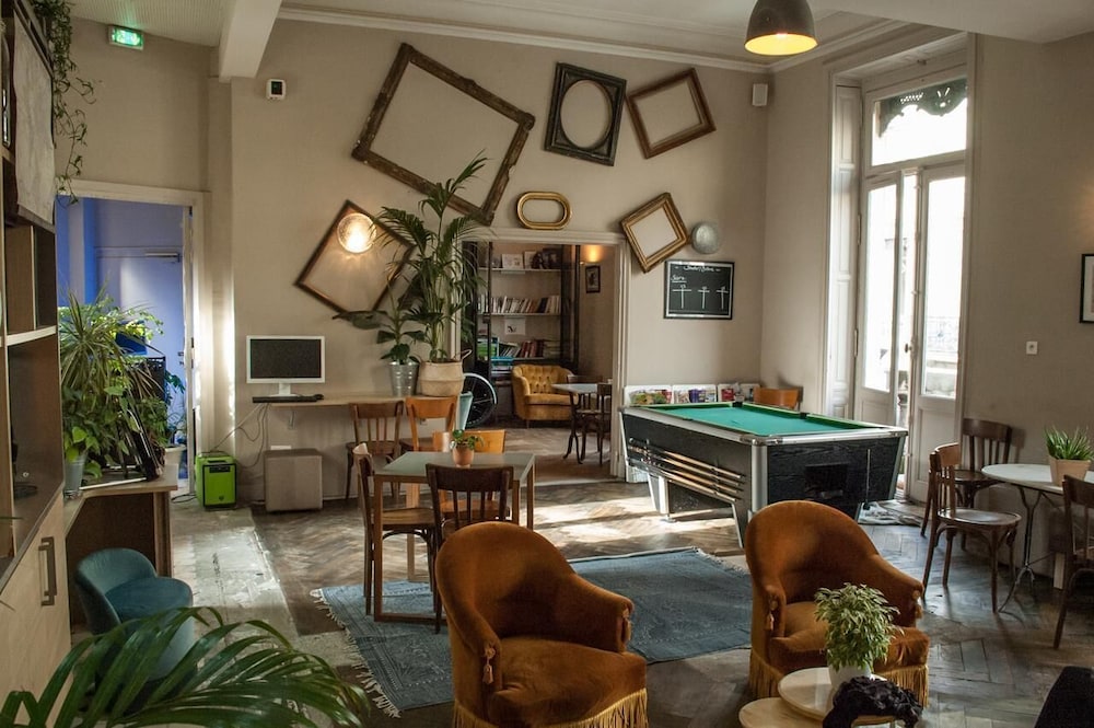 lounge