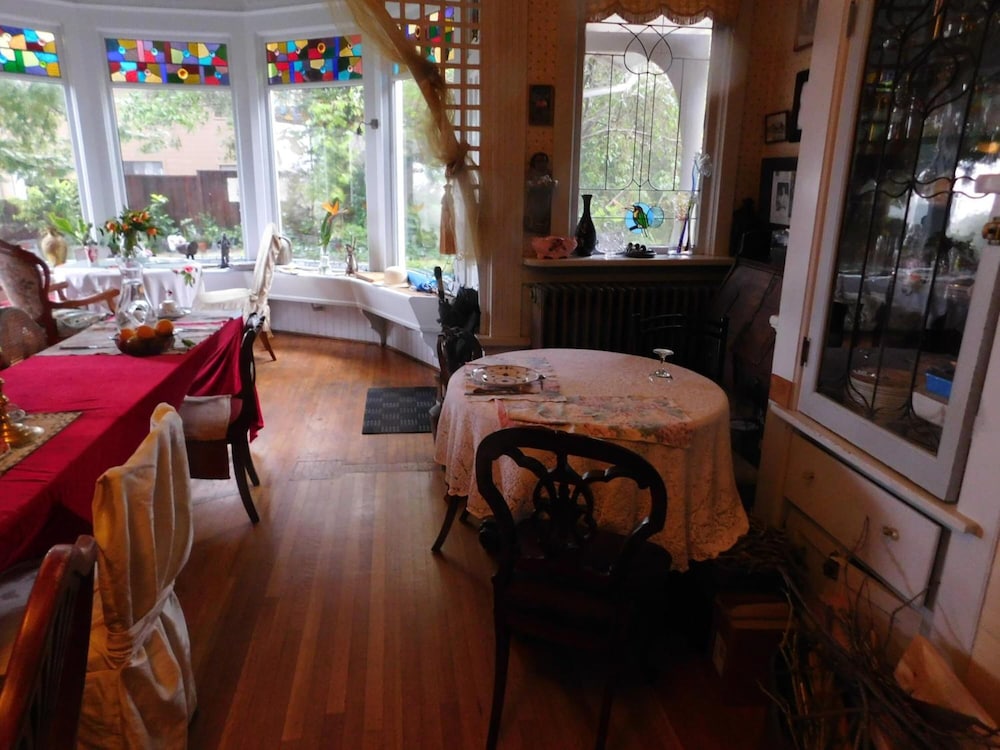 Cliff Crest Bed & Breakfast