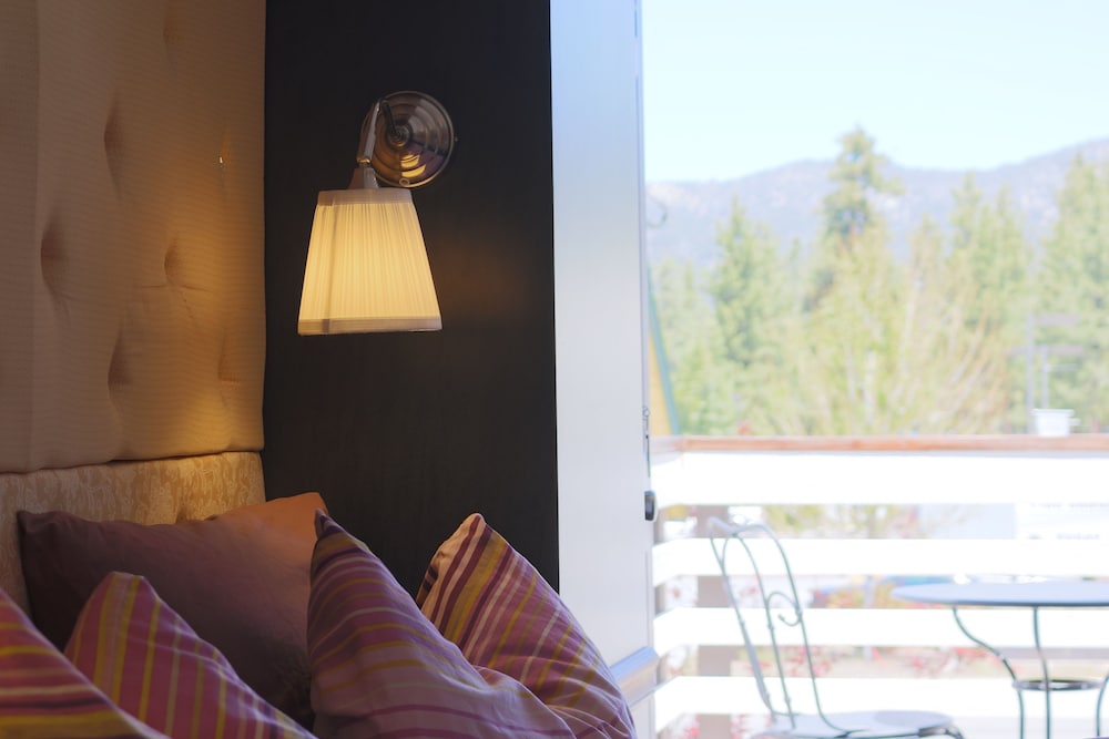 Big Bear Spa Suites