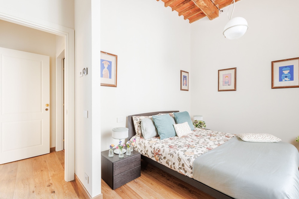Lunav House in Lucca