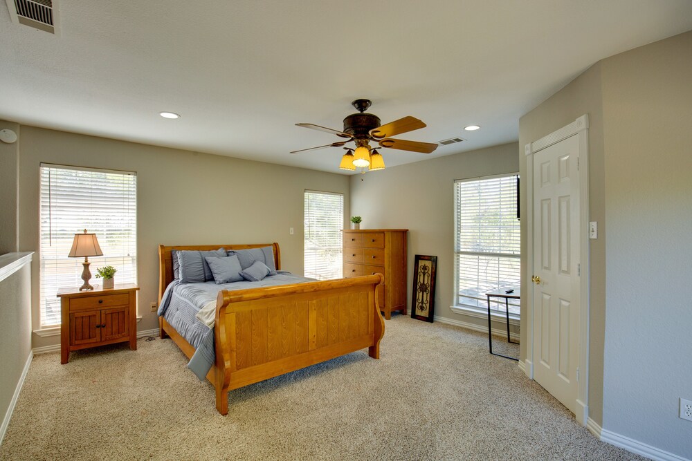 Gorgeous Royse City Retreat w/ Front Porch & Pond! view 4