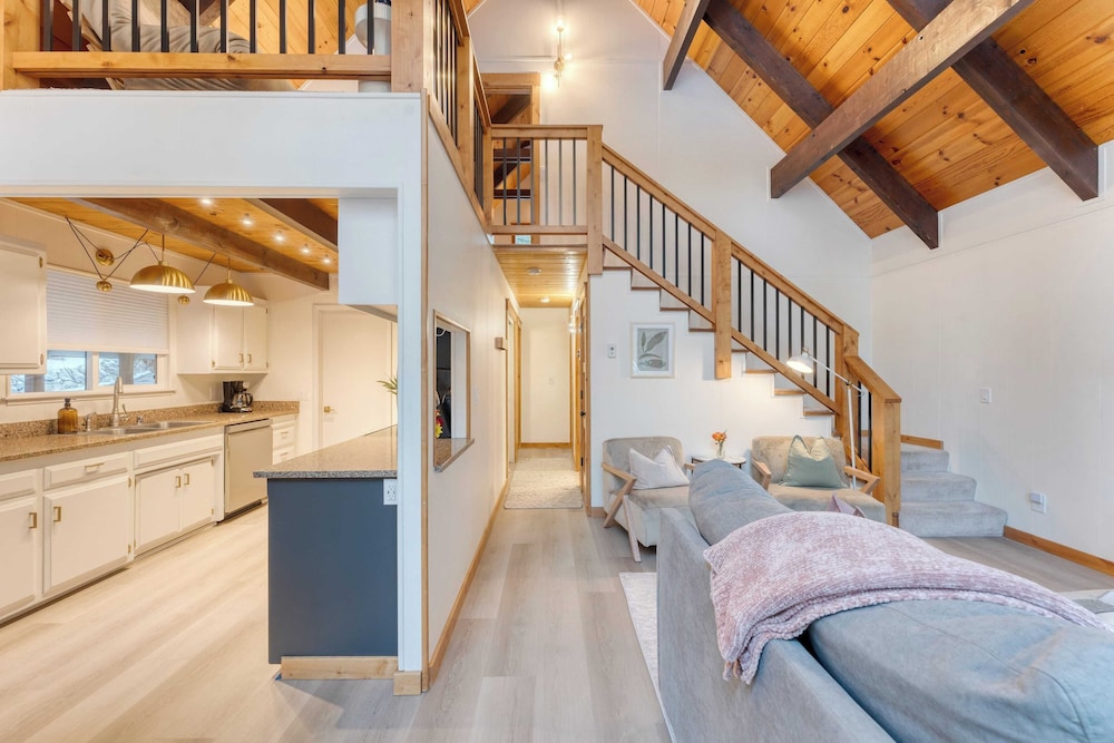 Cozy Modern Cabin w/ Sauna & Fireplace 5 Mins to Lake Peaceful Tahoe Retreat by Avantstay