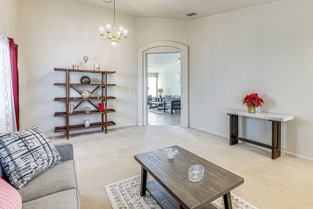 17 Mi to Napa: Spacious Vallejo Family Home!