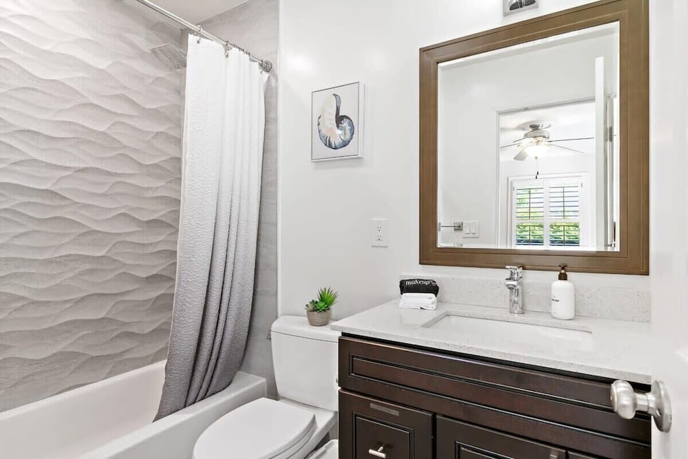 @ Marbella Lane - Modern Refreshing Home