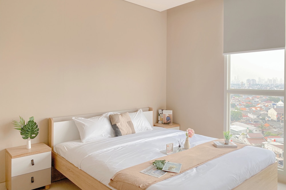 Good Deal and New Furnished 2BR Ciputra International Apartment