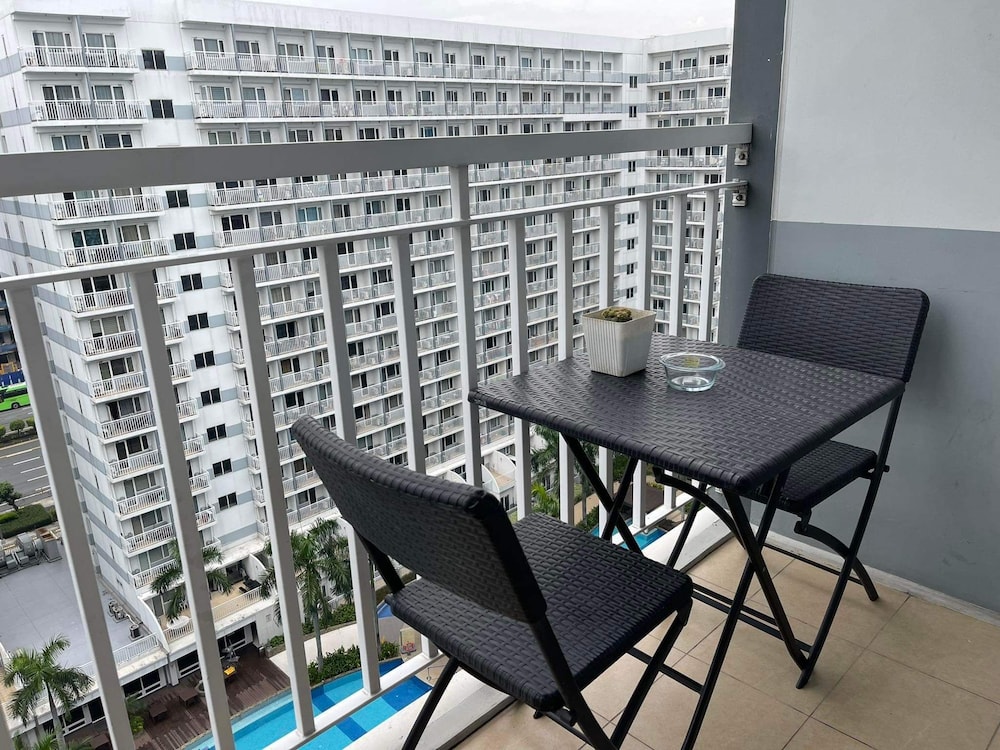 Shell Residences MOA by darpm
