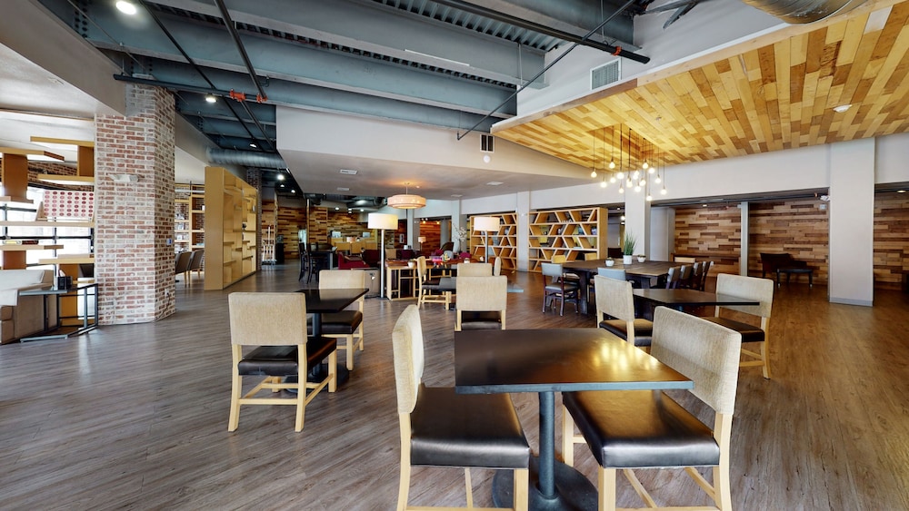 voco College Station Aggieland by IHG