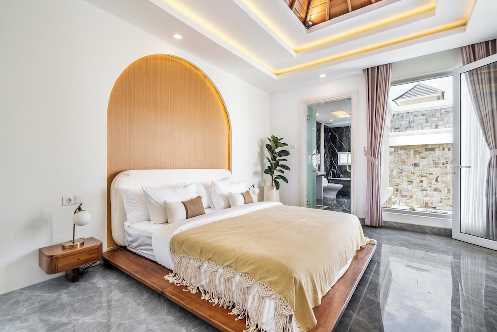 Private Pool Villa Arsy by Orivista