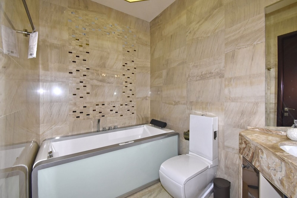 North Ave. Apartments by Luxe Group HH55