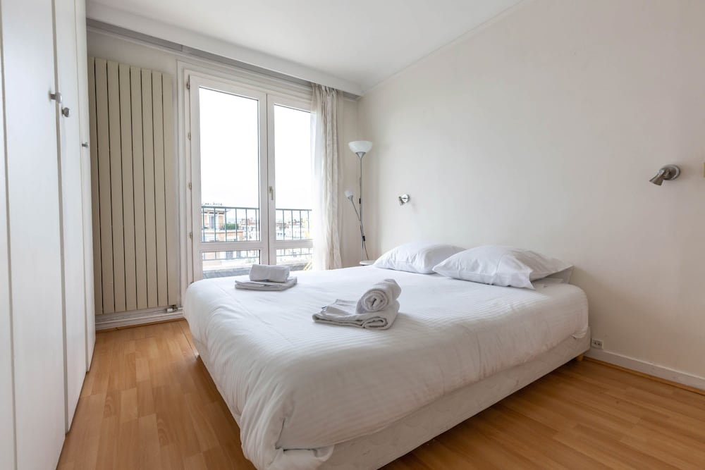 Amiral View Great 1 Bedroom Apartment in Paris