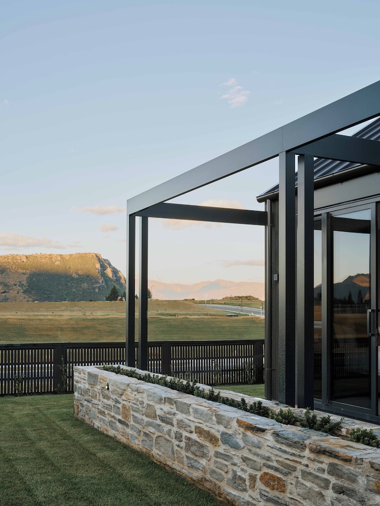 Stone Point - Mountain Views - Sleeps 8 view 5