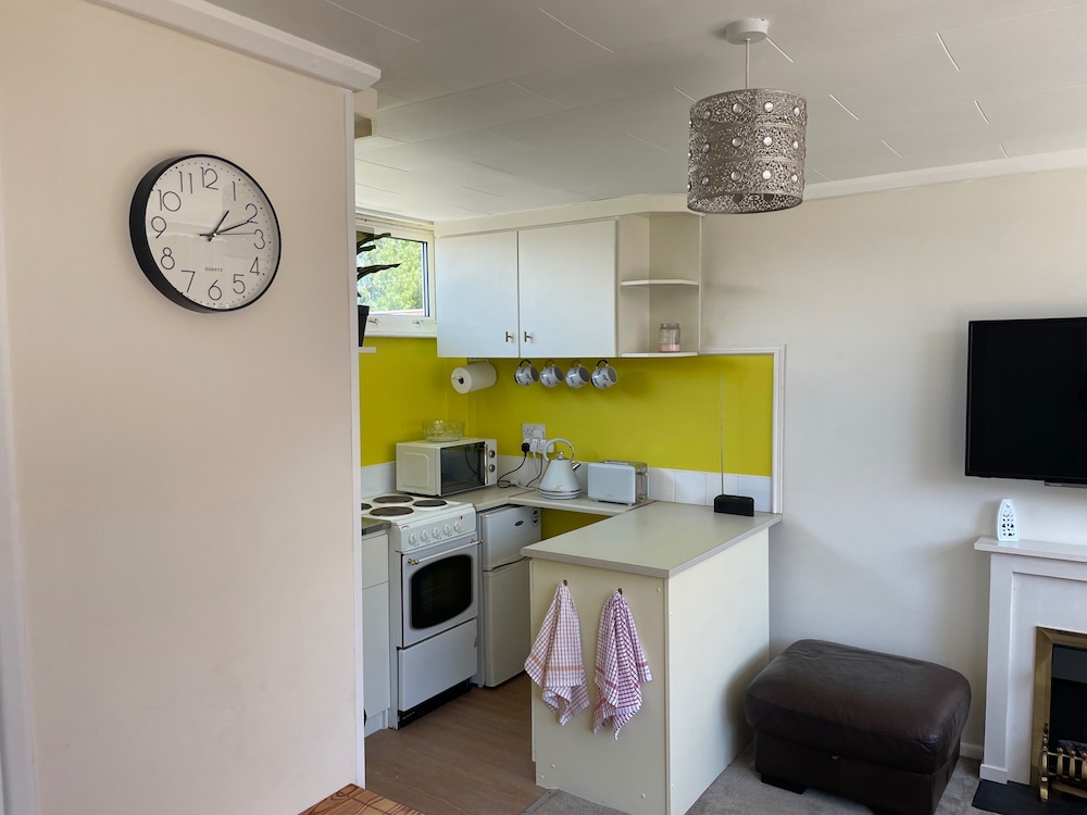 4 Guests - Pet Friendly - Chalet Beach Home Chapel
