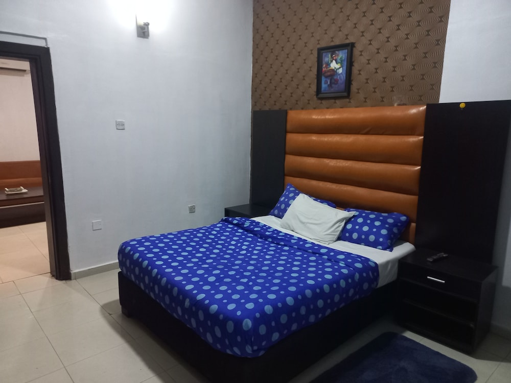Short-Let Apartments inLekki Phase 1 view 4