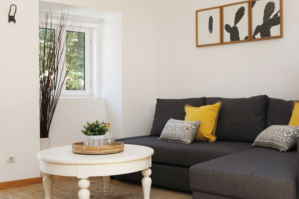 Flores Guest House