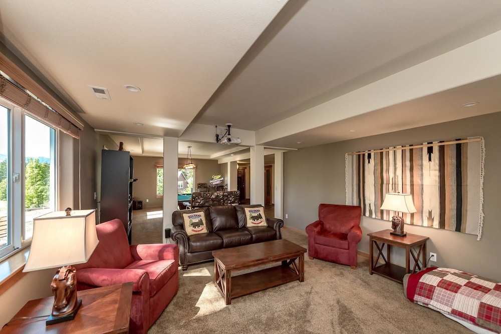 Tiger Lilly Lodge