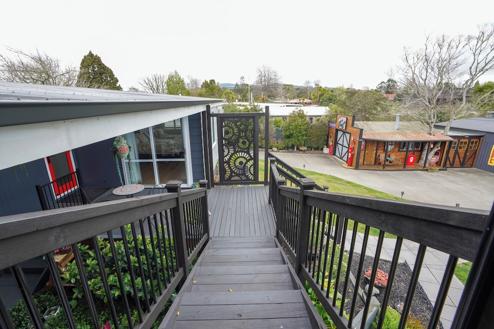 Kiwi Retreat By Aotearoa Escapes