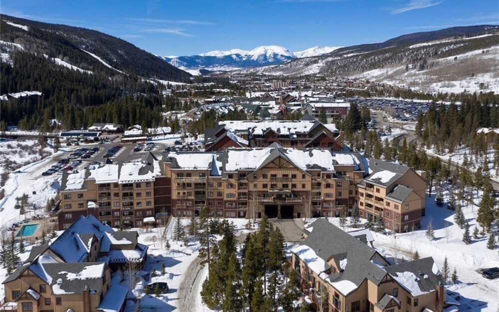 2294 Red Hawk 1 Bedroom Condo by RedAwning view 3