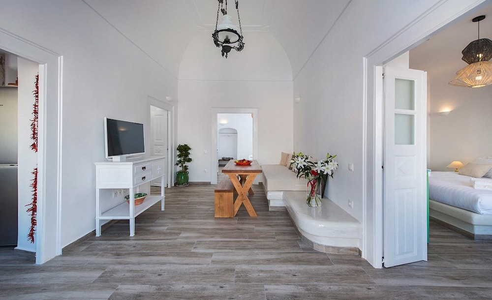 Anemi House & Villas