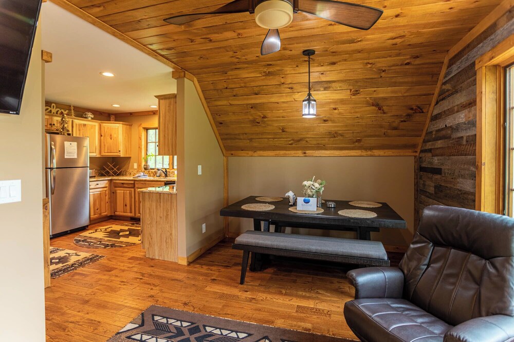 Deerview Cottage at Eagles Nest view 4