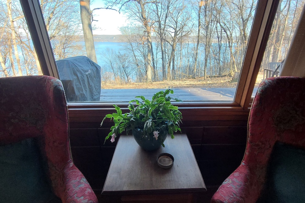 Four Mounds Inn