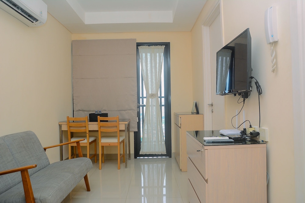 Cozy and Elegant 2BR Apartment at Kebayoran Icon view 5