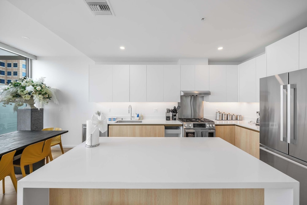 @marbella Lane - 3BR Coastal Retreat w/ Luxe Touch