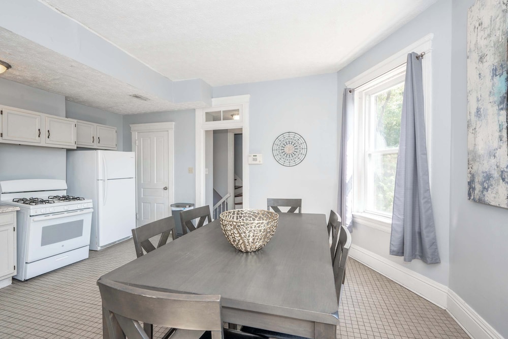 Queen City Suites For 7