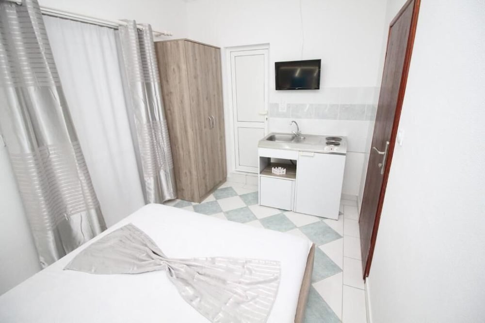 Apartments Cota