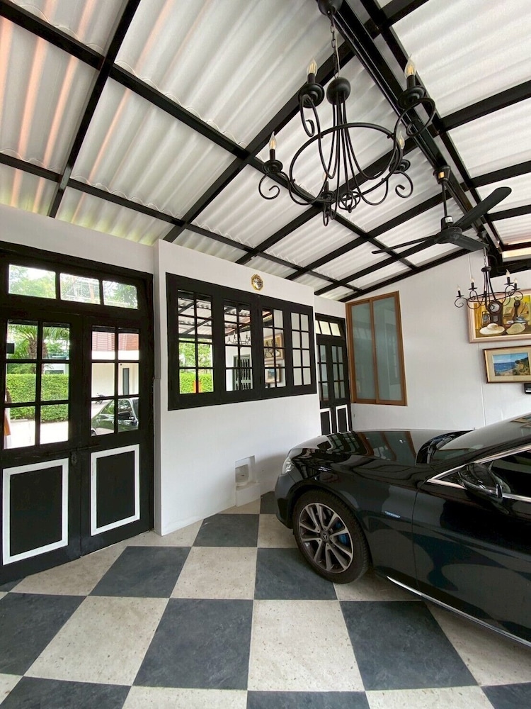 Serava Pet-Friendly Pool Villa Huahin