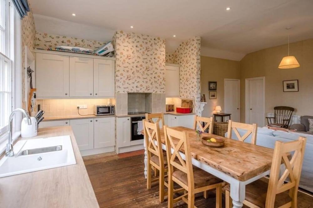 3 Shellpit Cottages Thorpeness view 3