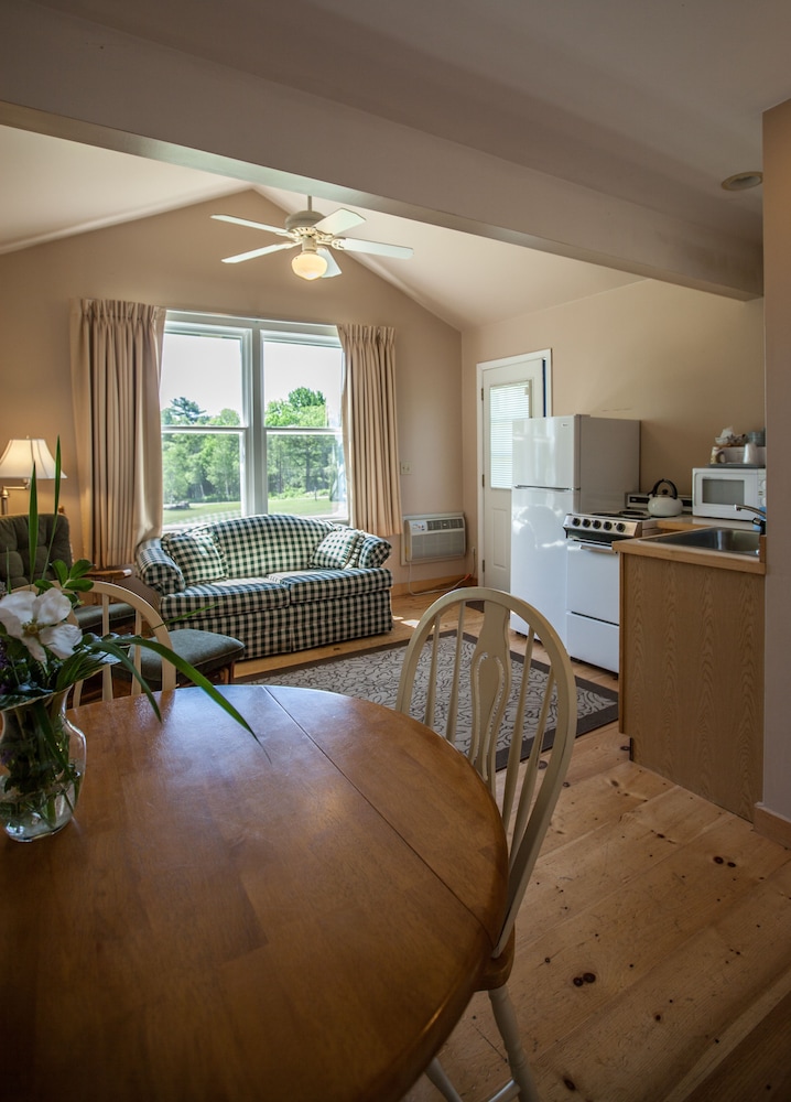 Glenmoor By the Sea