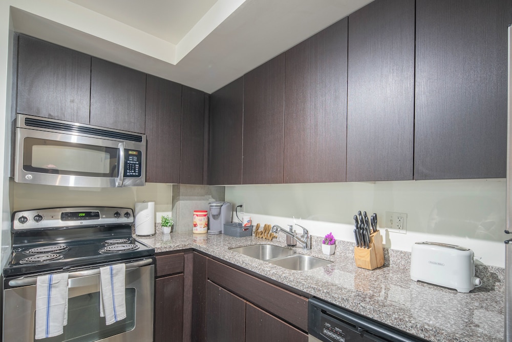 ROVE LIVING/KL - Roosevelt Point
